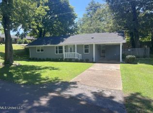 204 Chatham Dr, Holly Springs, MS 38635