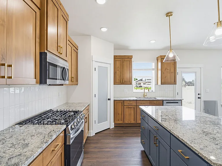 445 E River Ln — Photo 17