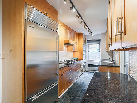 5th image of 50 E 79th St APT 3E