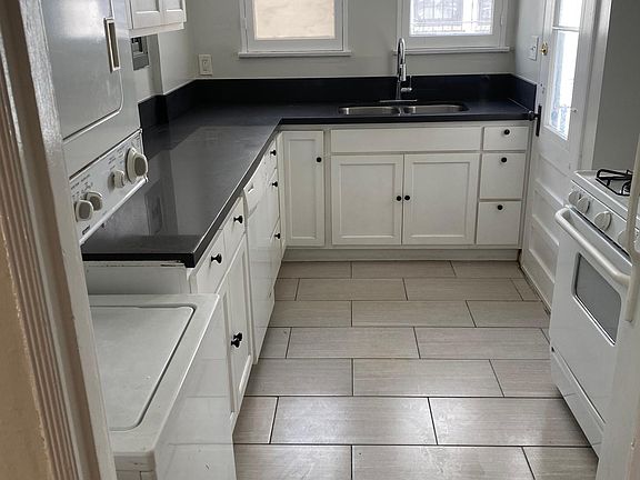 3rd image of 205 S Fuller Ave #1/2