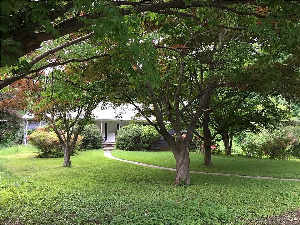 2nd image of 21 Pleasant Manor Dr