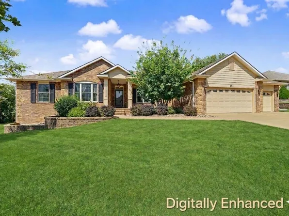 2213 Pinecrest Cir, Salina, KS 67401