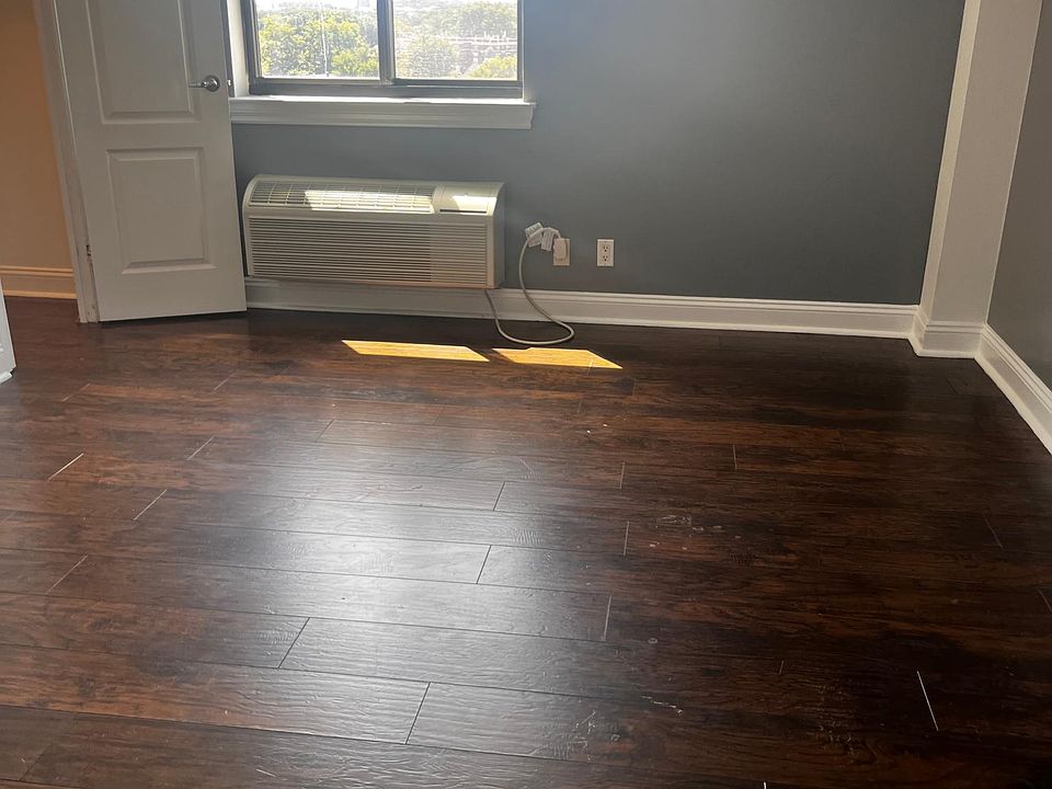 1st image of 60 Parkway Dr E APT 11D