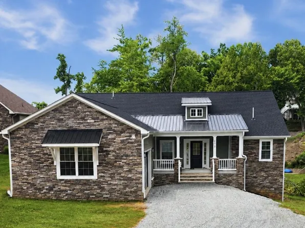 273 Hammock Pointe Dr, Moneta, VA 24121