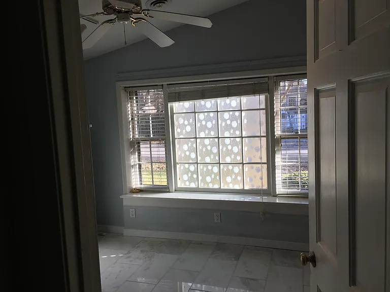 9100 Derbyshire Rd — Photo 9