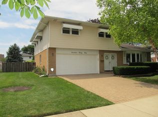 1734 N Stratford Rd, Arlington Heights, IL 60004
