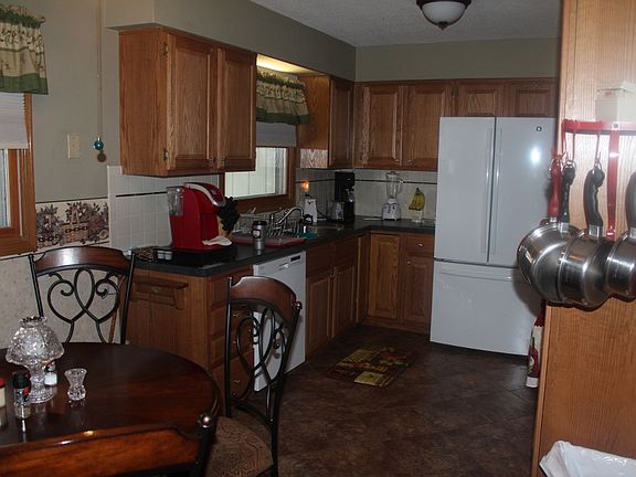 3rd image of 2326 McConnell Ave