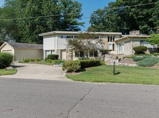 141 Lynwood Dr, Battle Creek, MI 49015