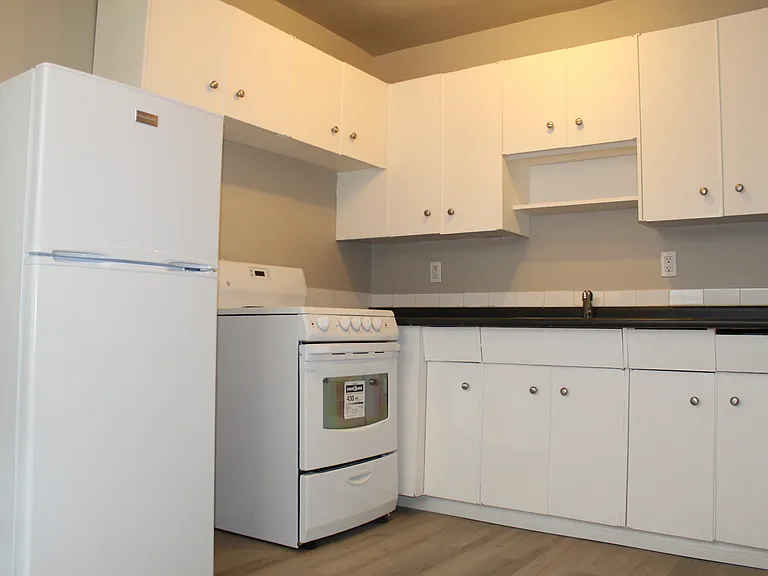 12220 82nd St NW — Photo 5