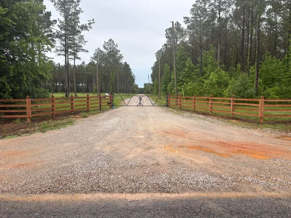 2199 Taylor Rd, Moundville, AL 35474