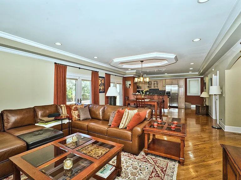 5044 Coyle Ave — Photo 13