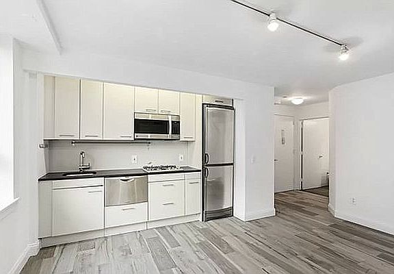 2nd image of 43 Avenue C APT 3C