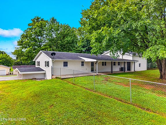 4th image of 1712 Goddard Ln