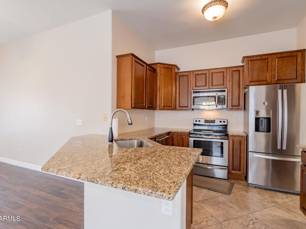 951 E Carla Vista Pl