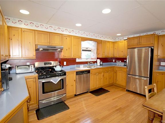 2nd image of 35 Woodlawn Ave