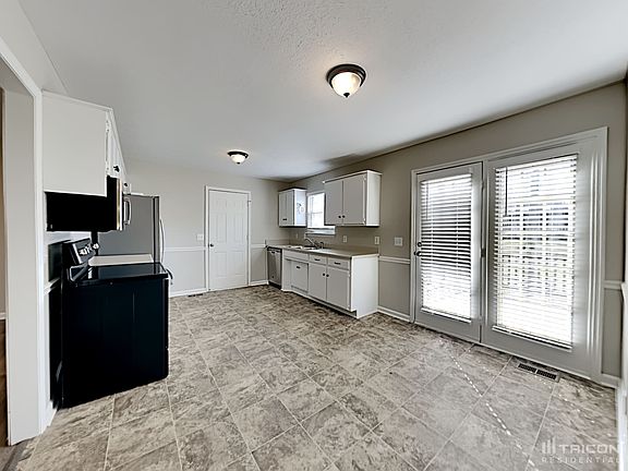 3rd image of 322 Timberglenn Dr