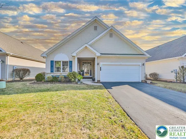 134 Glenmoor Cir S, Easton, PA 18045