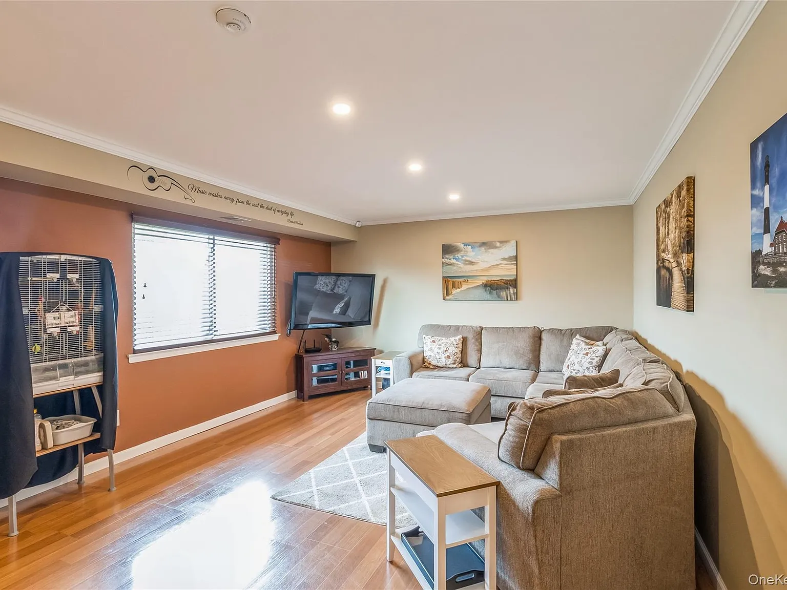 2 bed, 1.0 bath, 950 sqft, $2,700 — Photo 3