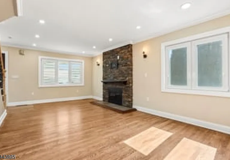 50 Lincoln Pl — Photo 6