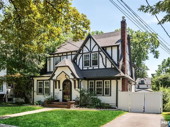 232 W Hudson Ave, Englewood, NJ 07631