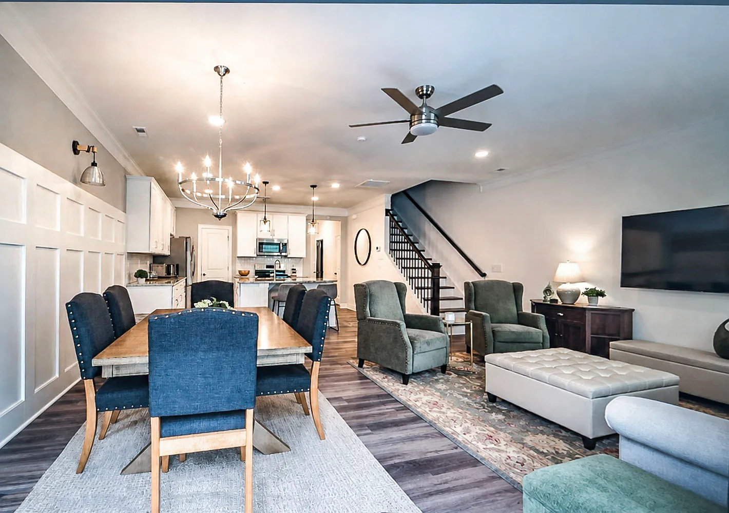 3 bed, 2.5 bath, 1732 sqft, $2,200 — Photo 2