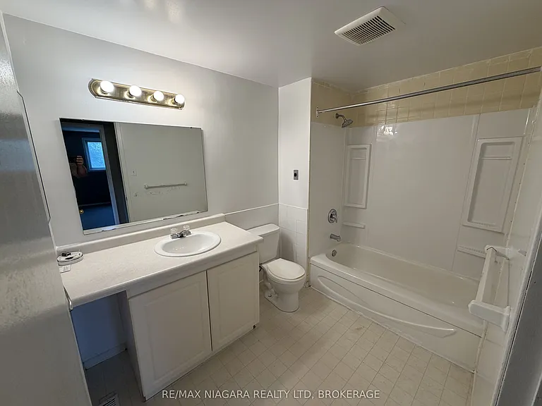 21 Woodlawn Rd #4 — Photo 9