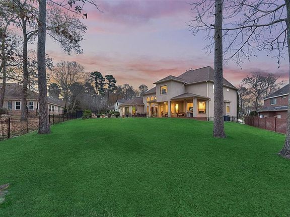 Look at all the lawn space this lot has to offer!