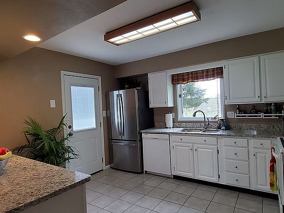 4th image of 6765 Netherland Ct