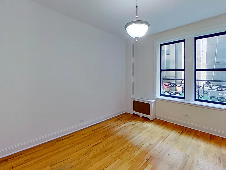 245 W 51st St #308 — Photo 14