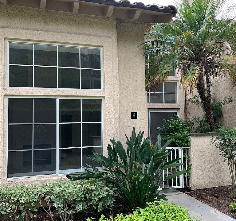 1st image of 6 Nightingale Dr