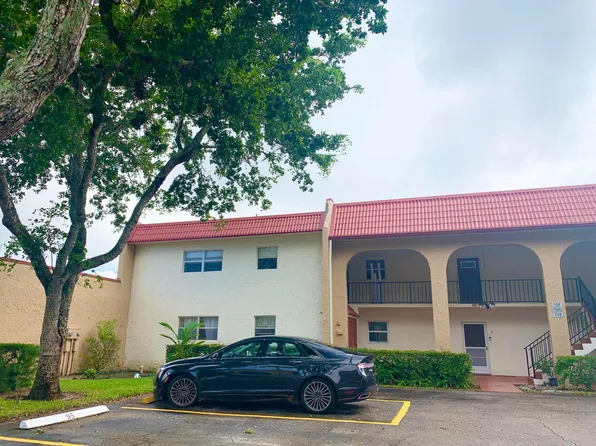198 Lake Frances Drive, West Palm Beach, FL 33411