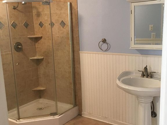4th image of 1107 Lazy Creek Ln