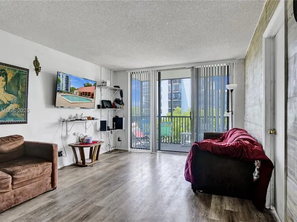 3101 N Country Club Dr APT 401, Aventura, FL 33180