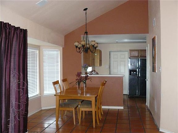 5th image of 104 Dove Nest Cir
