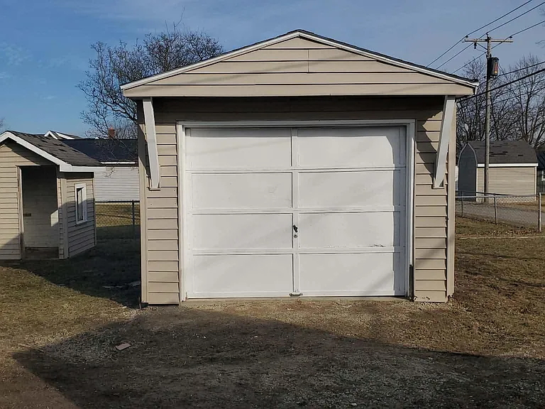 925 W Main St — Photo 18