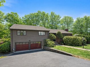 10 Stonewood Dr, Newton, MA 02459