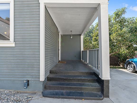 3rd image of 708 Tularosa Dr