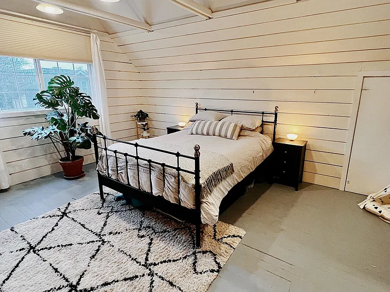 Primary bedroom (upstairs - faces front of home)