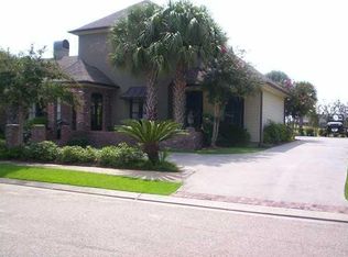 109 Grand Cypress Creek Dr, Broussard, LA 70518