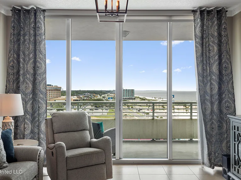 2060 Beach Blvd #707 — Photo 9