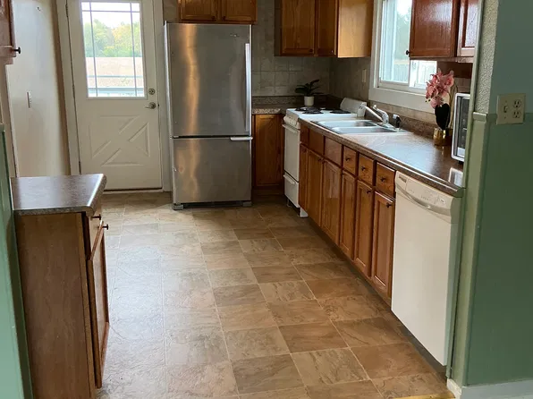 607 N Morton Ave, Centerville, IN 47330