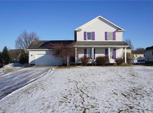 1213 Andrews St NW, Hartville, OH 44632