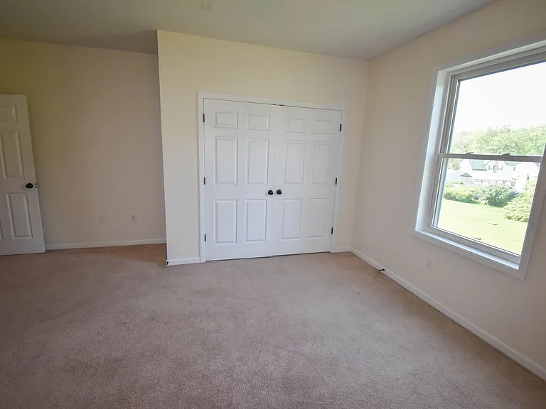 48 W Main St — Photo 18