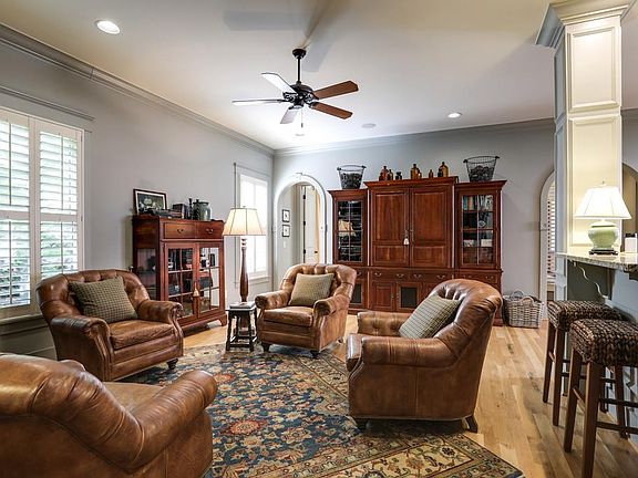 5th image of 2964 Americus Dr