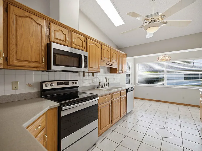 9177 SW 91st Cir — Photo 17
