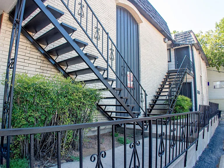 924 E Dean Keeton St #220 — Photo 15