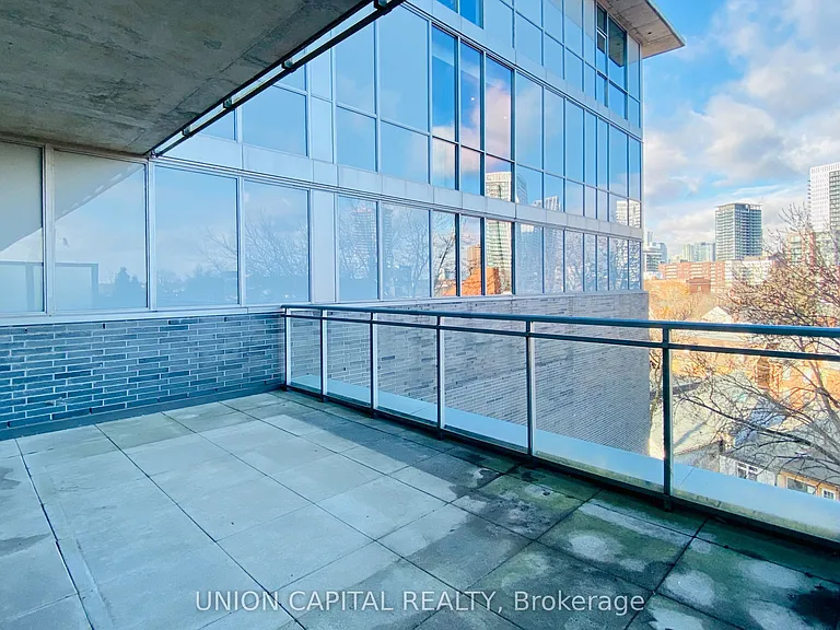 510 King St E #607 — Photo 8