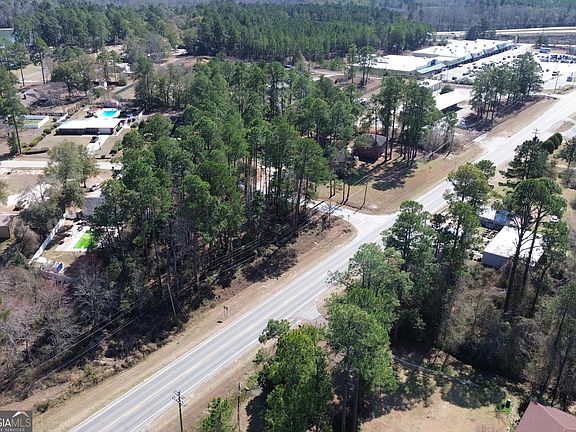 2nd image of 1 Holly Rd