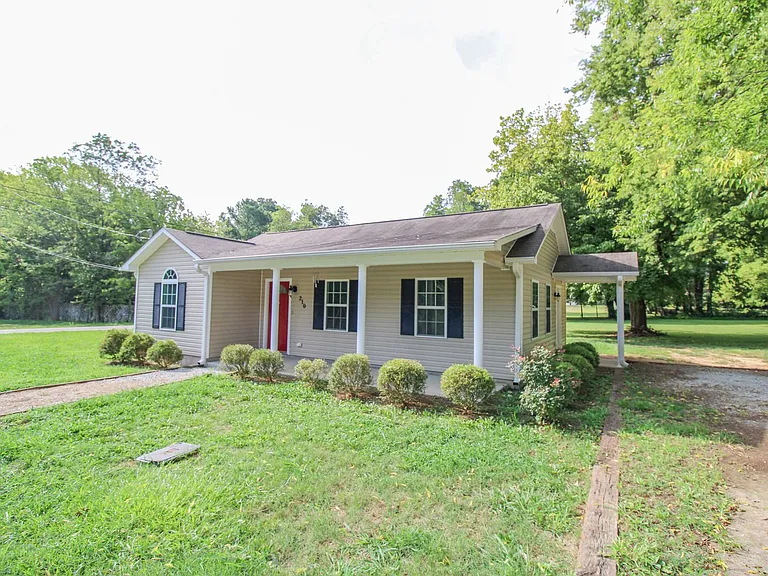 210 Wood St — Photo 2
