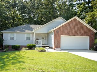 418 Maple Crest Cir NW, Charleston, TN 37310